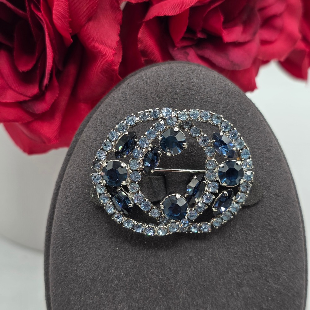 Vintage Silver Tone Blue Rhinestone Double Wreath Brooch Interlocking Circles